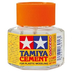 Tamiya - Plastic Cement mini, Adhesivo de Poliestireno. Bote de 20 ml. Aplicador de pincel. Especial para encolar superficies de Poliestireno, la formula antigua de Tamiya. Ref: 87012