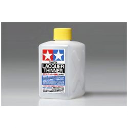 Tamiya - Lacquer Thinner, Disolvente universal. Apto para pinturas esmalte o acrílicas. Para limpieza de superficies y disolución de masillas monocomponente putty. Bote 250 ml.,Ref: 87077.