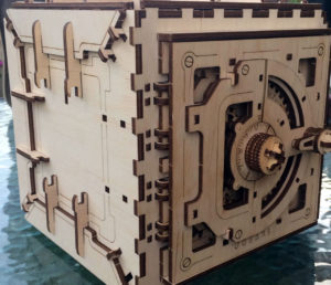 Caja fuerte - Ugears, Cedida por Paula e Inma, ociomodell.com
