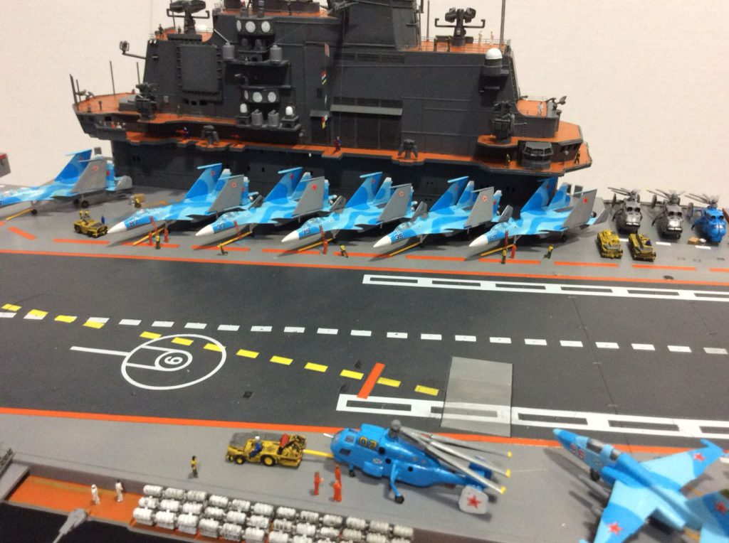 Portaavones - Cedido por - Ricardo Yubero - Admiral kutnesov. Escala 1:350- ociomodell.com