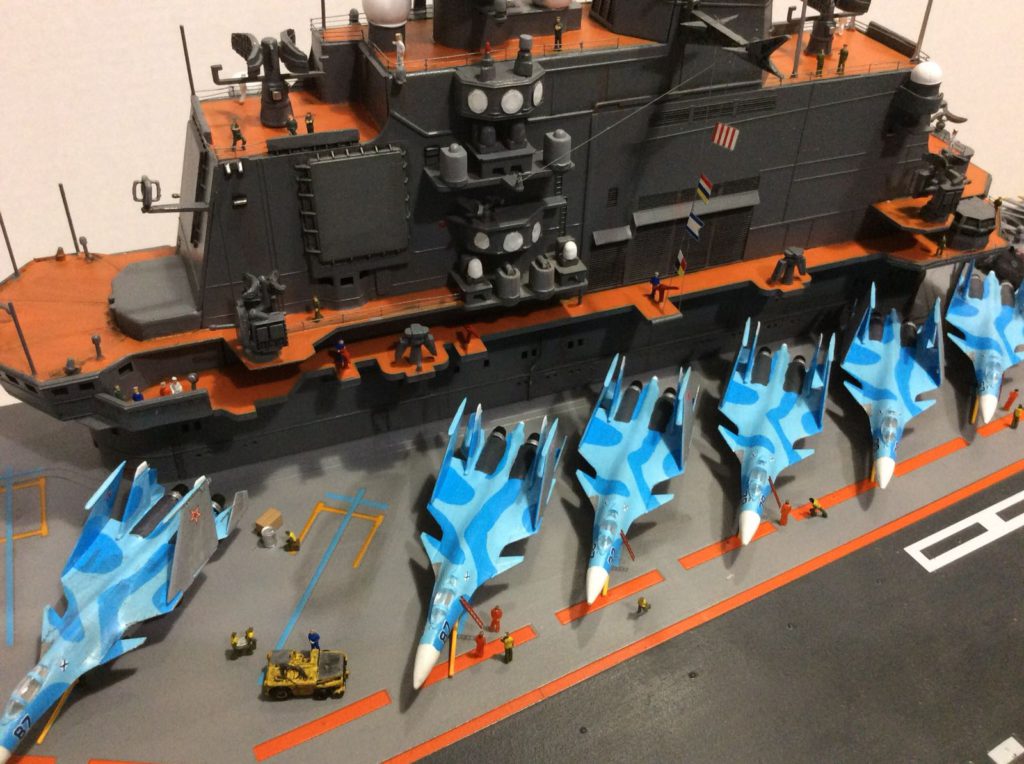 Portaavones - Cedido por - Ricardo Yubero - Admiral kutnesov. Escala 1:350- ociomodell.com