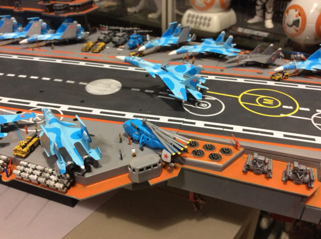 Portaavones - Cedido por - Ricardo Yubero - Admiral kutnesov. Escala 1:350- ociomodell.com