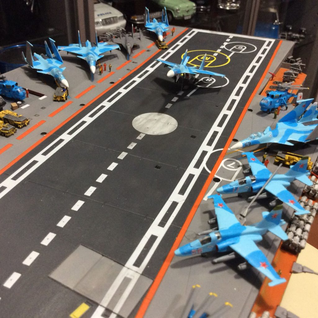 Portaavones - Cedido por - Ricardo Yubero - Admiral kutnesov. Escala 1:350- ociomodell.com