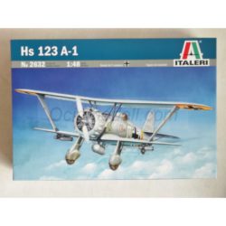 Italeri - Henschel HS-123 A-1. Escala 1:48, Ref: 2632.