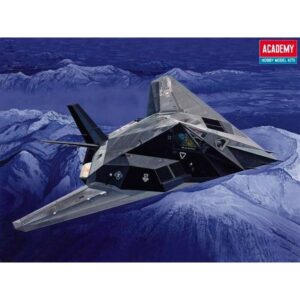 F-117A Stealth Fighter/Bomber. Escala 1:72. Marca Academy. Ref: 12475. 2 F-117A Stealth Fighter/Bomber. Escala 1:72. Marca Academy. Ref: 12475.