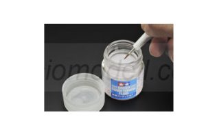 Acondicionador líquido para pinceles. Bote 23 ml. Marca Tamiya. Ref: 87181