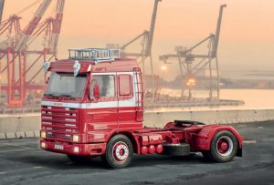 Scania R143 M 500 Streamline 4x2. Escala 1:24. Marca Italeri. Ref: 3950