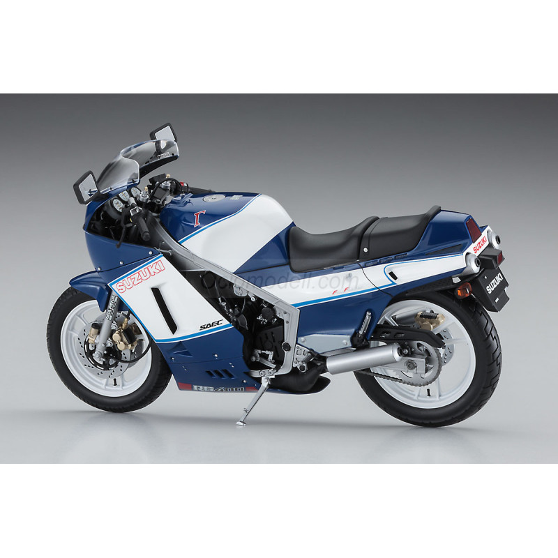Suzuki RG400 Late Version "Blue/White Color" w/Under Cowl (1986). Escala 1:12. Marca Hasegawa. Ref: 21739.