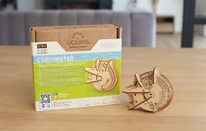 Curvímetro – kit educativo modelo mecánico. Madera contrachapada, Kit de montaje. Marca Ugears. Ref: 70138.