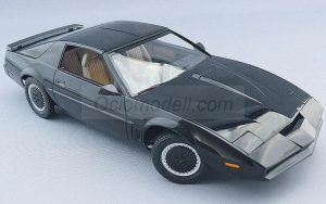 KNIGHT RIDER KNIGHT 2000 K.I.T.T. SEASON III. Escala 1:24. Marca Aoshima. Ref: KR-02