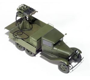 GAZ-AAA w/QUAD M4 MAXIM. Escala 1:35. Marca Miniart. Ref: 35177