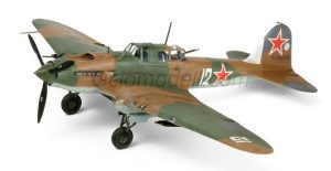 ILYUSHIN IL-2 SHTURMOVIK . Escala 1:72. Marca Tamiya. Ref: 60781, l Il-2 se ganó el apodo de "Tanque Volador" por su capacidad para atacar objetivos terrestres con precisión y eficacia. 3 ILYUSHIN IL-2 SHTURMOVIK . Escala 1:72. Marca Tamiya. Ref: 60781