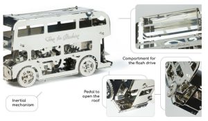 Cute Double-Decker, nivel 2, Kit de montaje. Marca Time for Machine. Ref: 38028, El modelo está fabricado en acero inoxidable pulido, lo que le otorga un acabado brillante y resistente. 3 Cute Double-Decker, nivle 2, Kit de montaje. Marca Time for Machine. Ref: 38028.