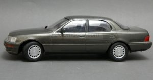 Lexus LS 400 (UCF11L). Escala 1:24. Marca Tamiya. Ref: 24114