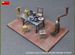 EAST EUROPEAN HOME STUFF. Escala 1:35. Marca Miniart. Ref: 35584, ha sido cuidadosamente diseñada para replicar fielmente la apariencia y texturas de los objetos reales. Desde muebles hasta utensilios de cocina