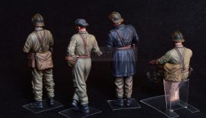 POLISH TANK CREW. Escala 1:35. Marca Miniart. Ref: 35267, incluye 4 figuras detalladas de la tripulación de tanques polacos