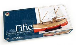 Barco pesquero escoces Fifie desde 1850, escala 1:32. Marca Amati. Ref: 130009, es un barco pesquero a motor escocés que se utilizó ampliamente en la pesca de arrastre en la región desde mediados del siglo XIX.