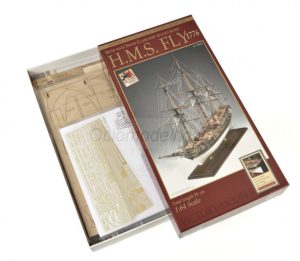 H.M.S FLY. Escala 1:64. Marca Amati. Ref: 130003, es un barco de modelismo estático en madera, con componentes pre-cortados con láser para un ensamblaje preciso y detallado