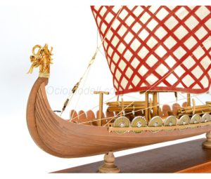 Nave Vikinga Drakkar. Escala 1:50. Marca Amati. Ref: 140601, 1406/01