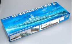 USS MASSACHUSETTS BB-59. Escala: 1:350. Marca: Trumpeter. Ref: 05306.