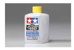Lacquer Thinner, Disolvente universal. Bote 250 ml. Marca Tamiya. Ref: 87077