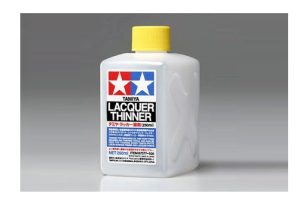 Lacquer Thinner, Disolvente universal. Bote 250 ml. Marca Tamiya. Ref: 87077