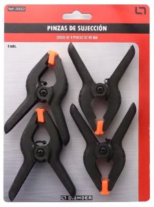 Juego de cuatro pinzas pequeñas de resorte (90 mm). Marca Dismoer. Ref: 20052